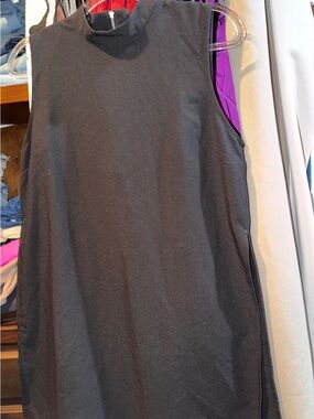 FOREVER 21 Classic Sleeveless Black long shirt almost like a dress